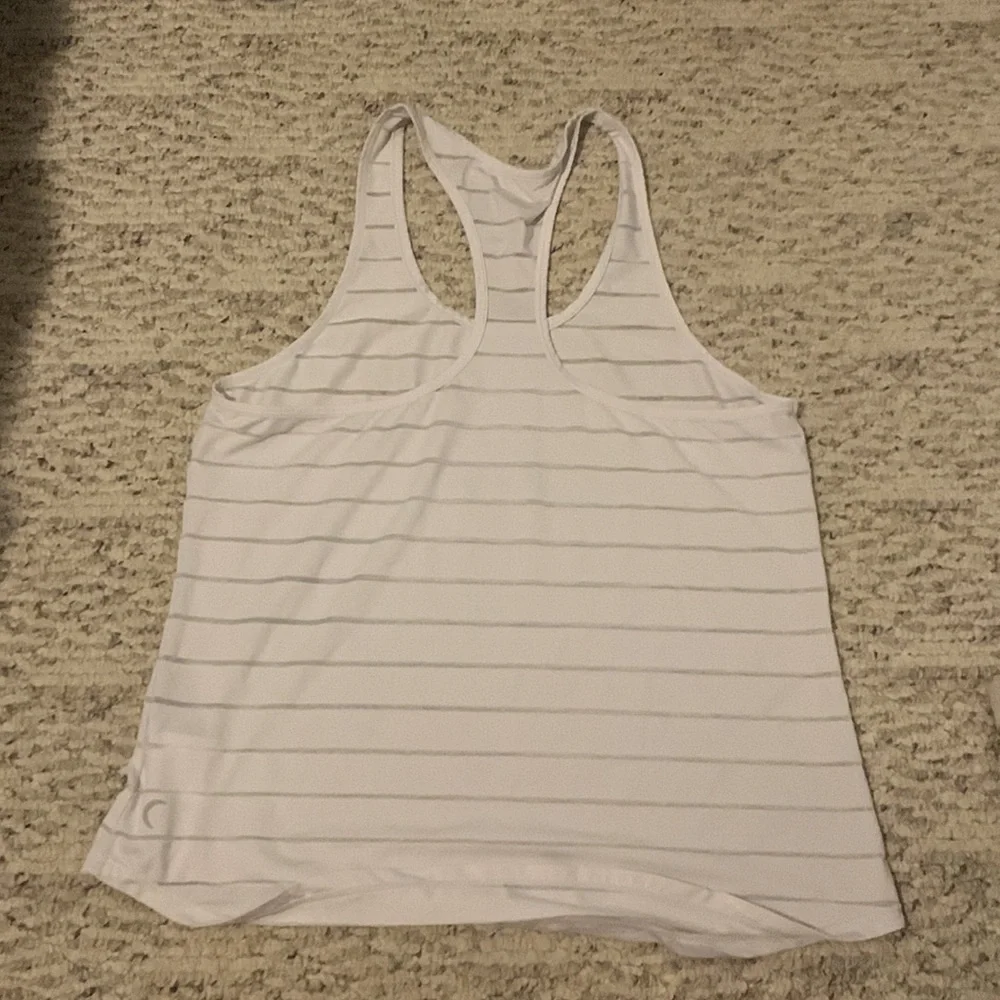 Zyia Active tank top. - Picture 2 of 3